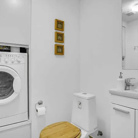 Modern And Luxurious In *