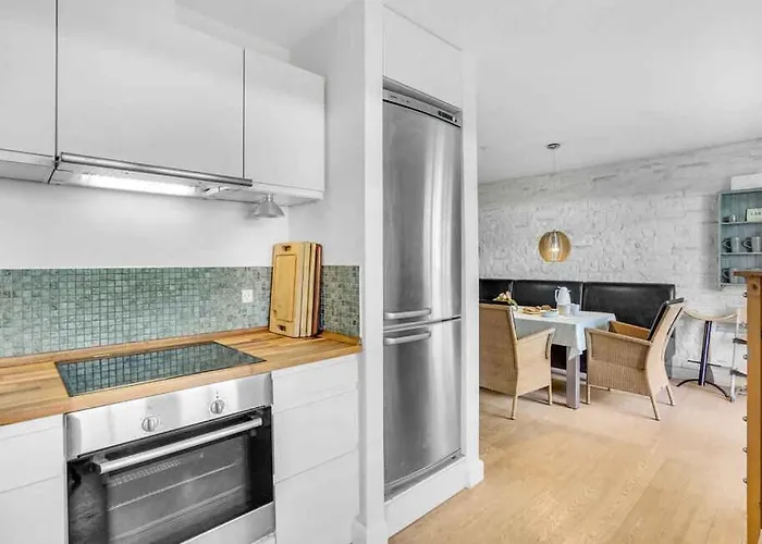 Apartmán Modern And Luxurious In *